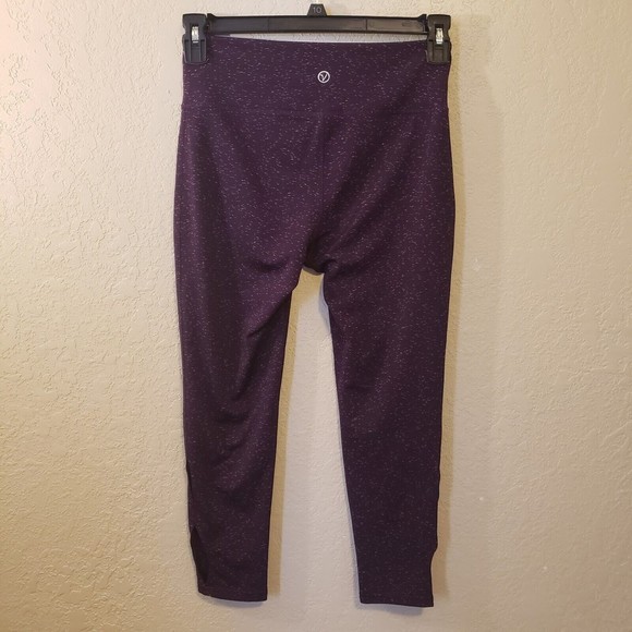 VOGO Athletica Women's Yoga Capri Leggings Sz Small Burgundy - Picture 3 of 4